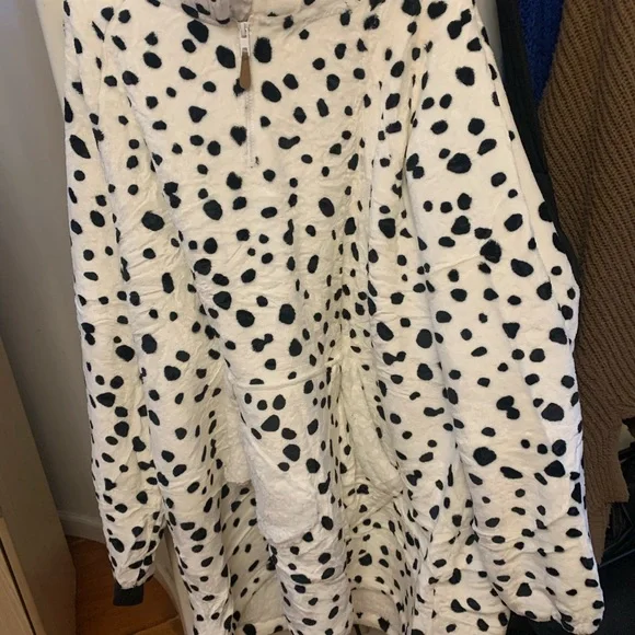 Cozy Dalmatian Print Hoodie - Picture 3 of 6